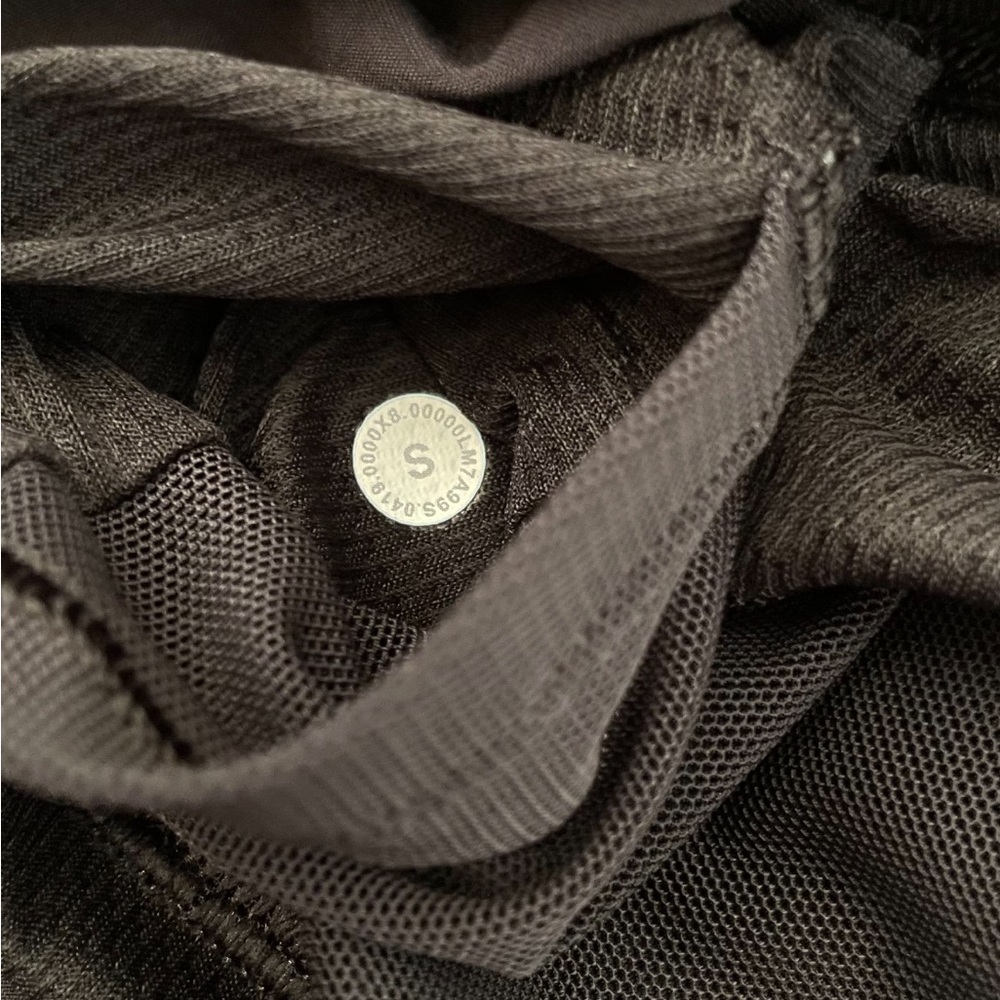 Lululemon short size S - Picture 8 of 13